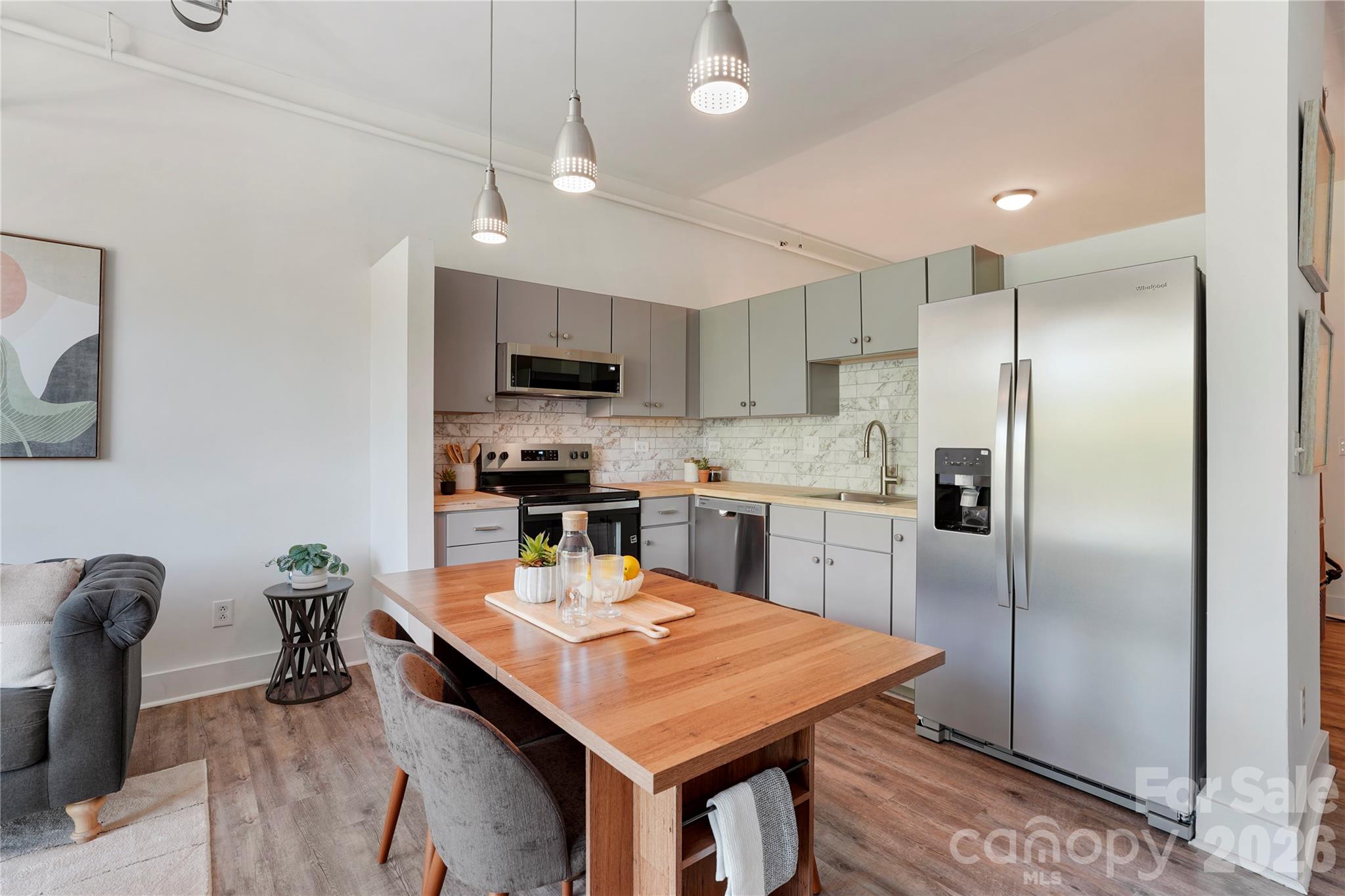1611 Central Avenue Unit: 406