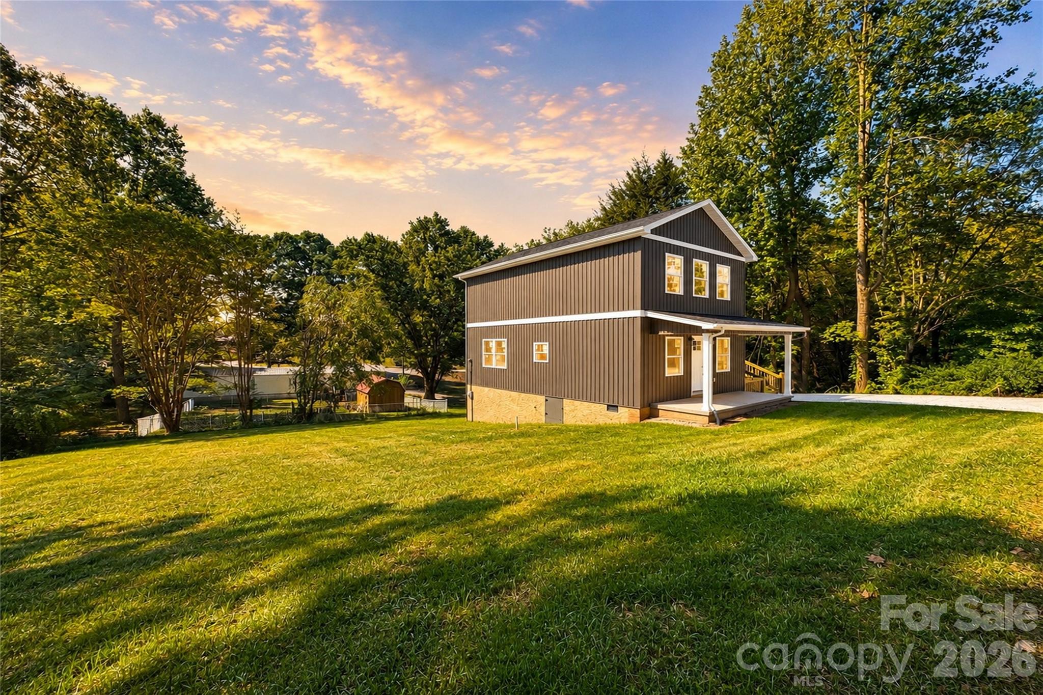 1135 Apple Lane