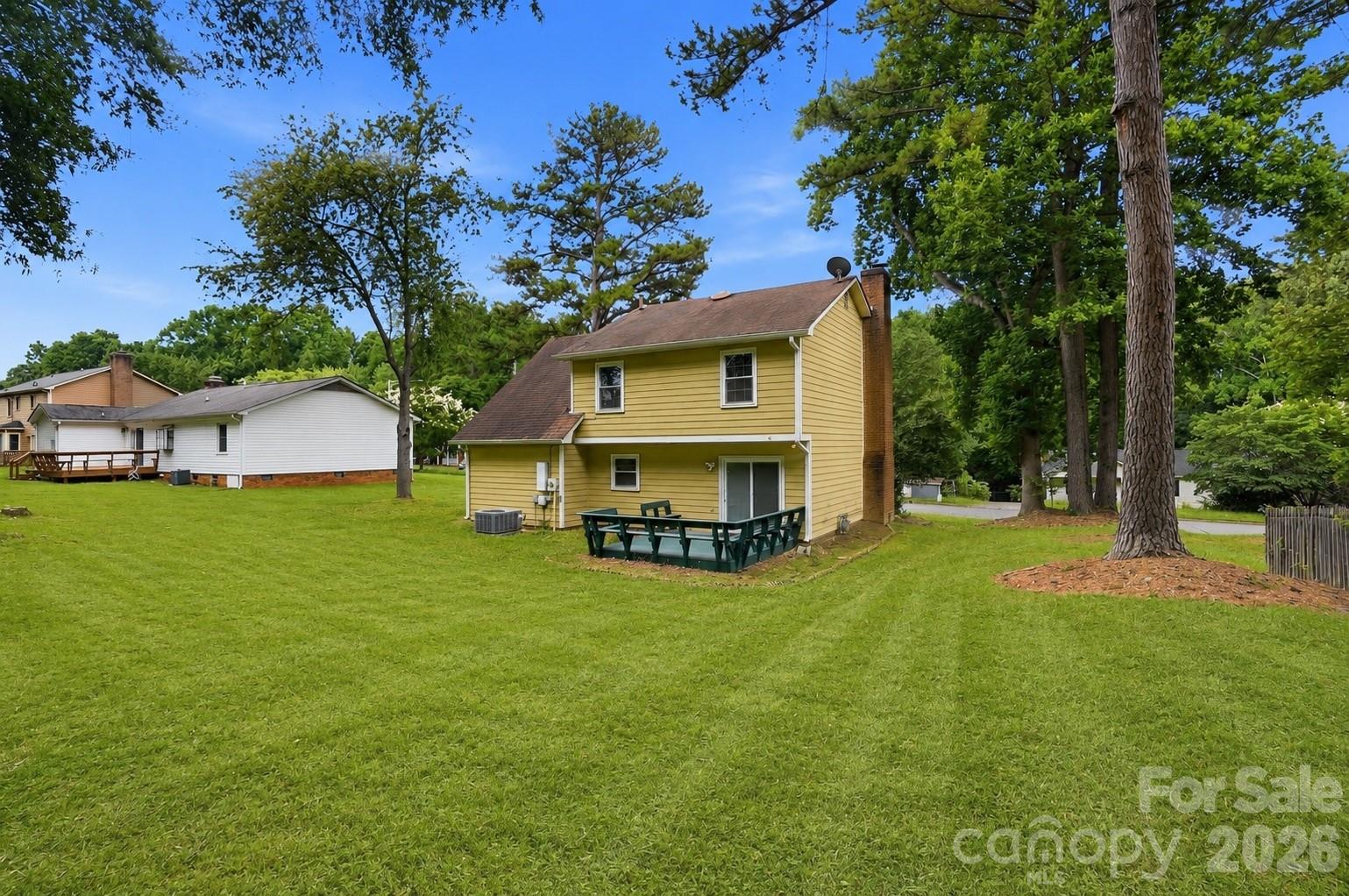 618 Tryon Place