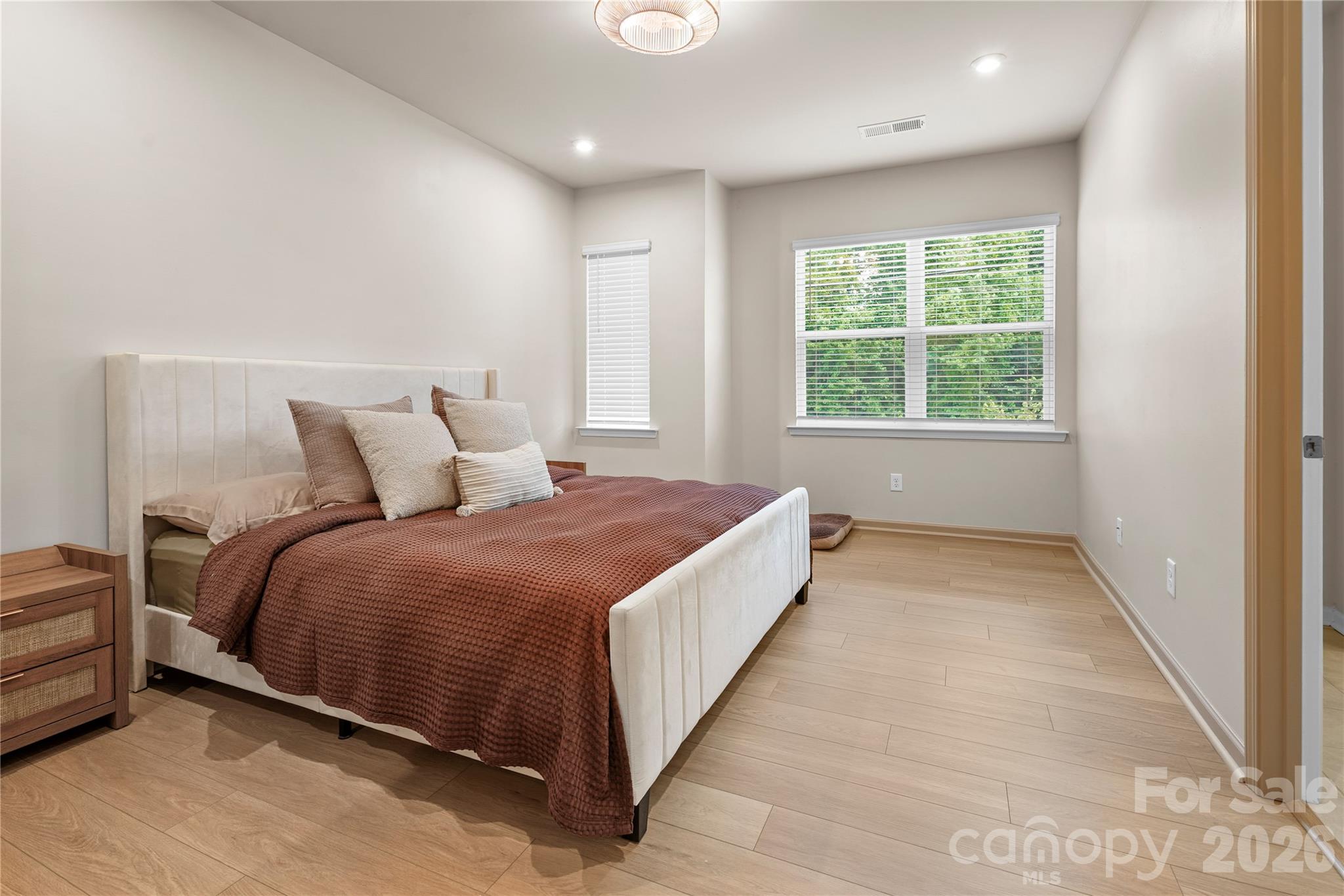 115 Forest Lake Boulevard Unit: B