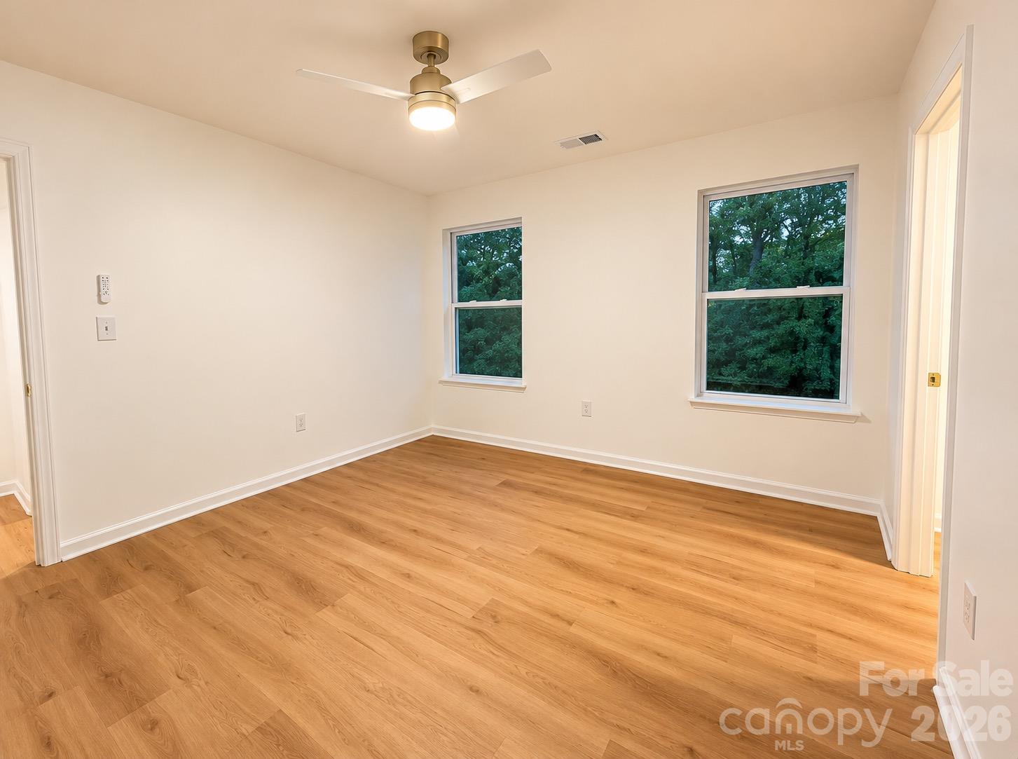 521 Castlewood Circle