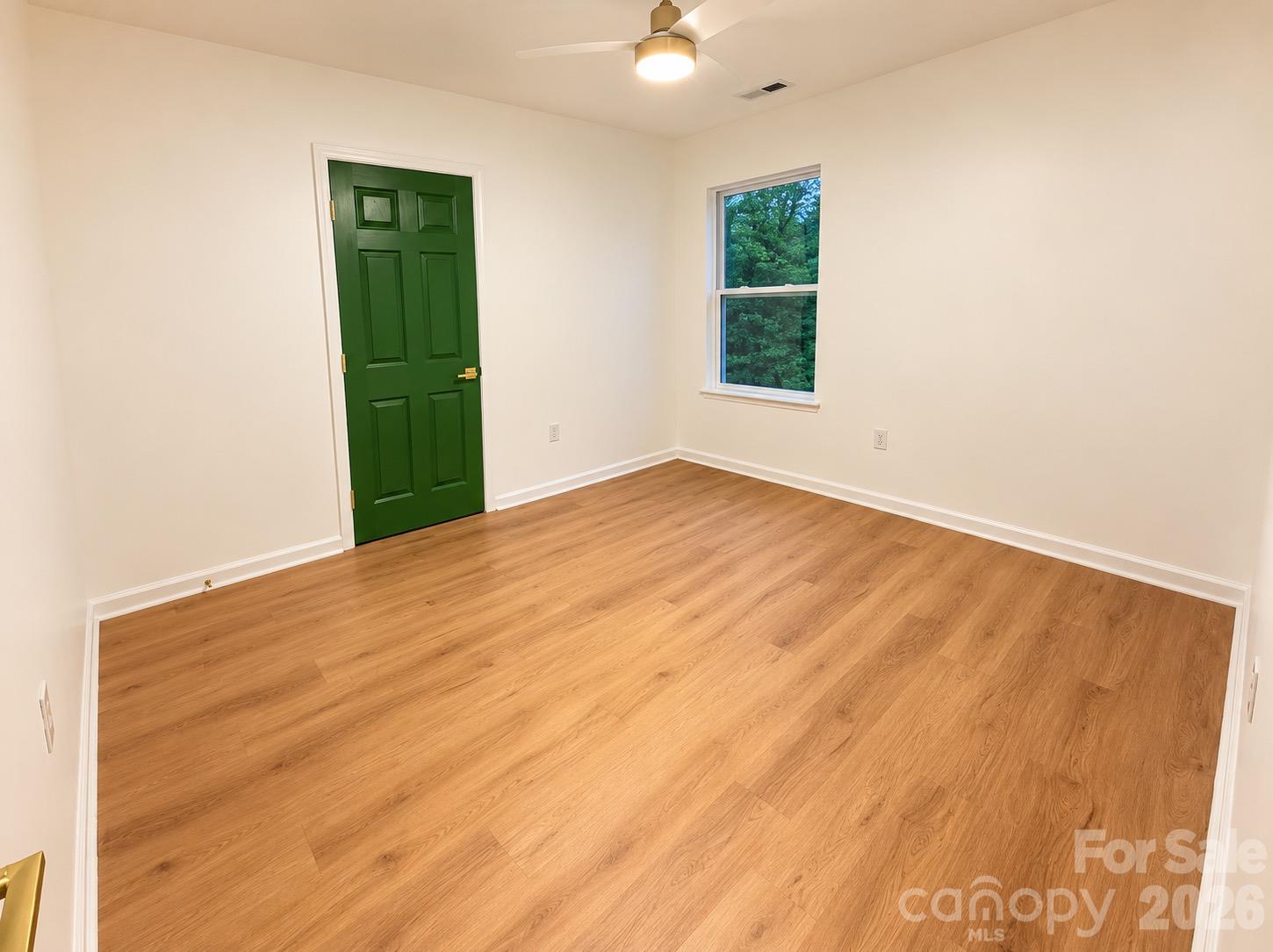521 Castlewood Circle