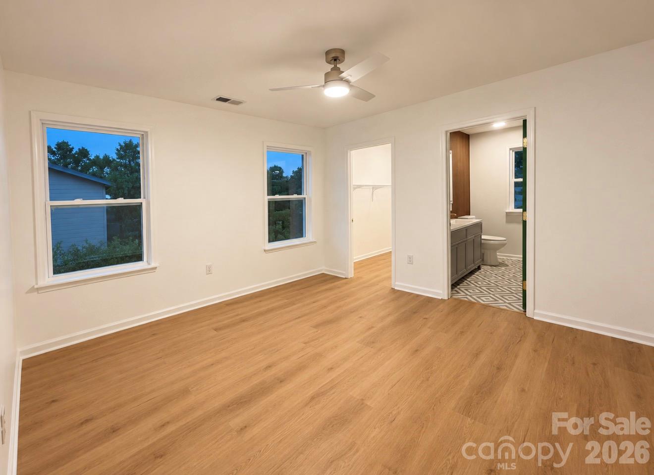 521 Castlewood Circle