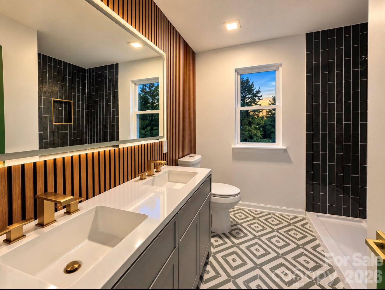521 Castlewood Circle