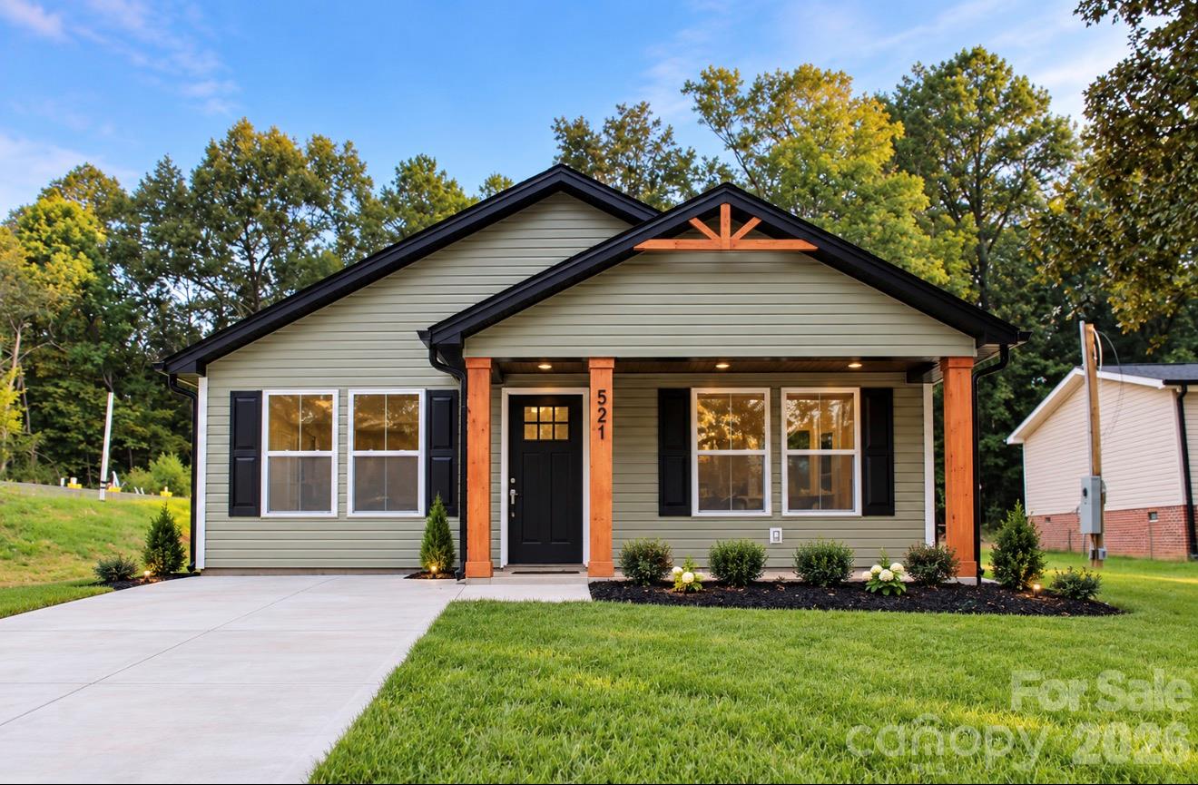 521 Castlewood Circle