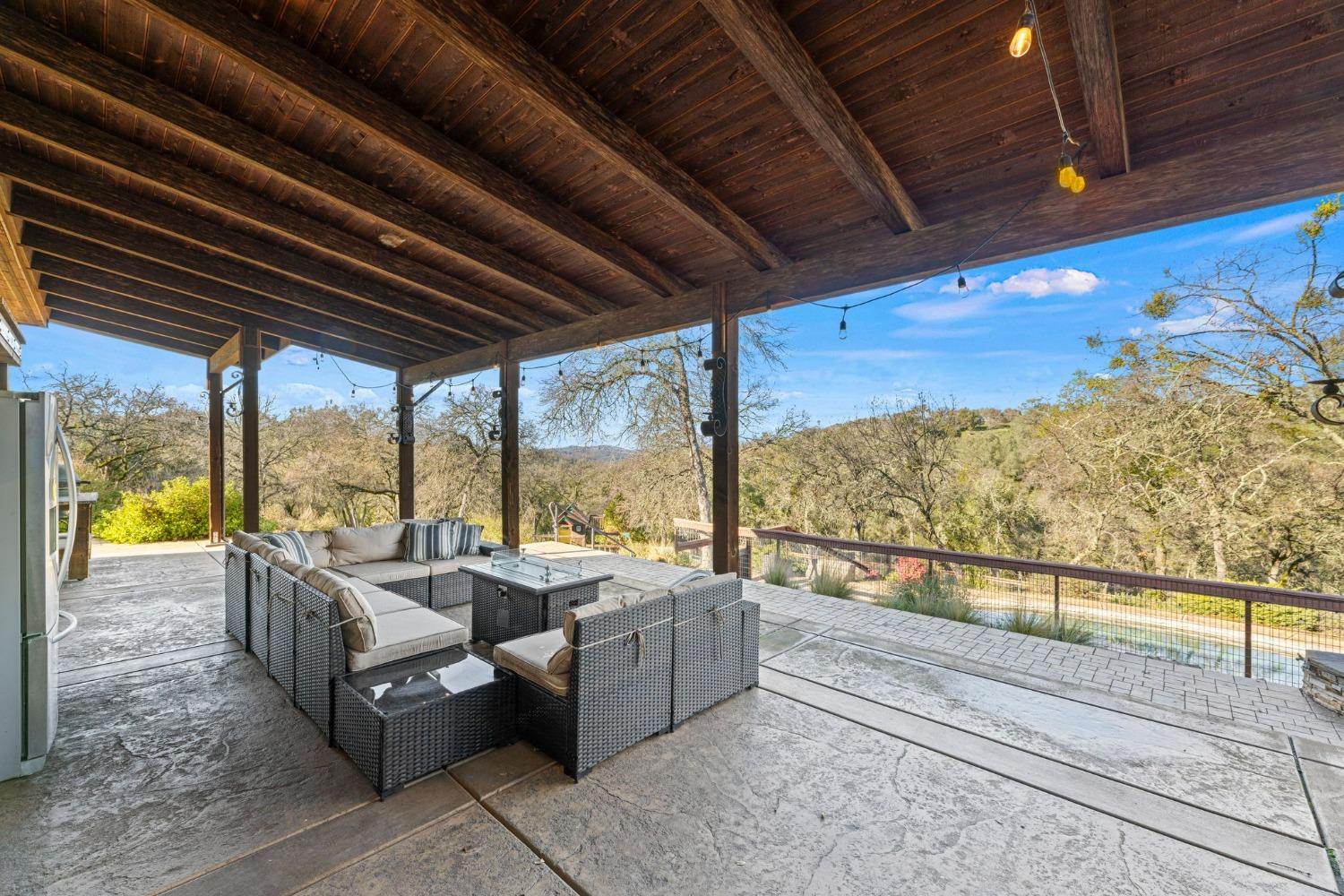 6271 Mr Magpie Court