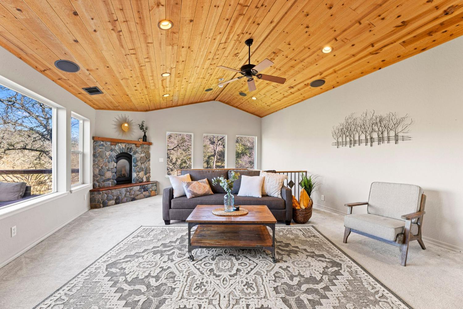 6271 Mr Magpie Court