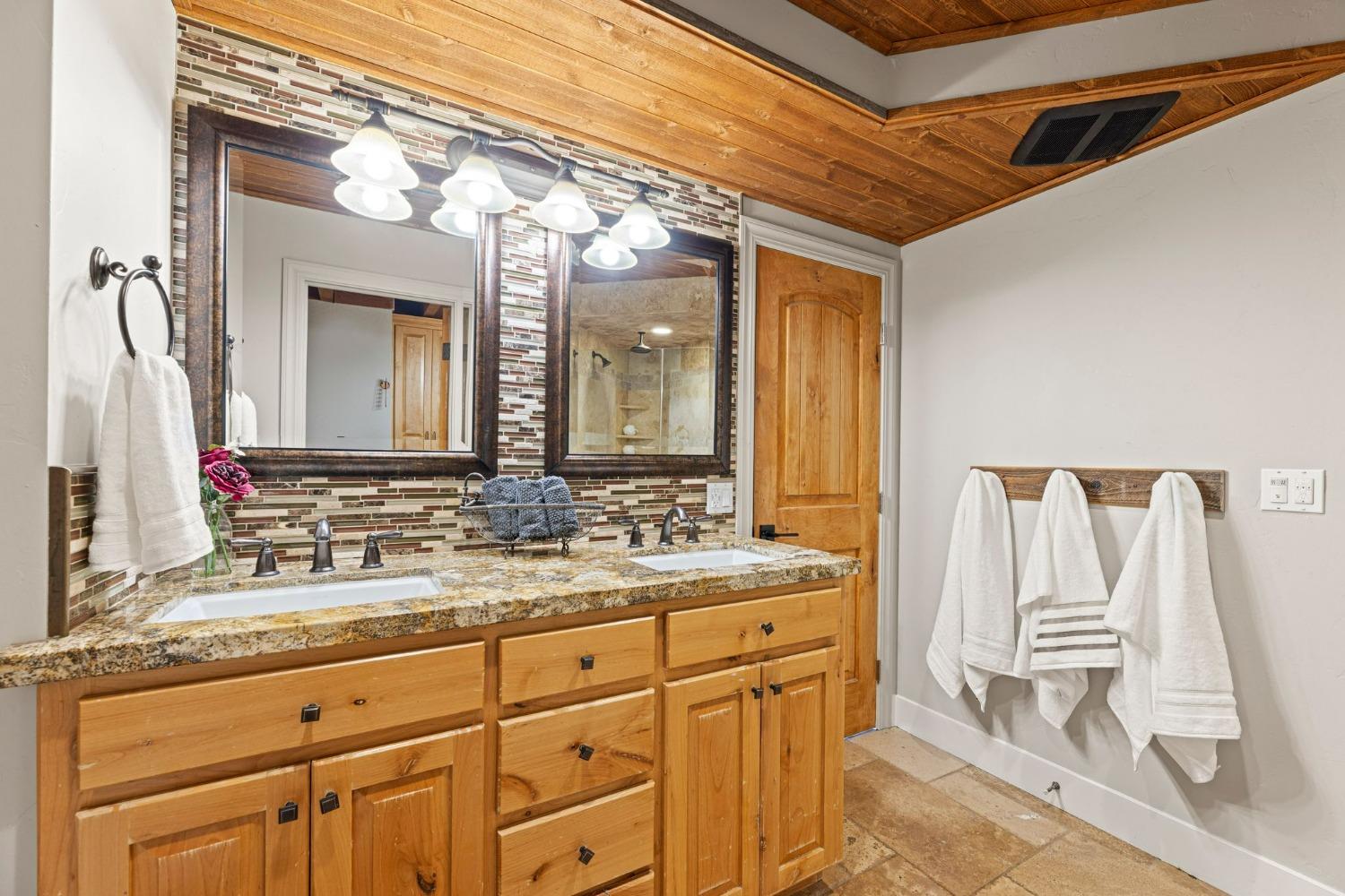 6271 Mr Magpie Court