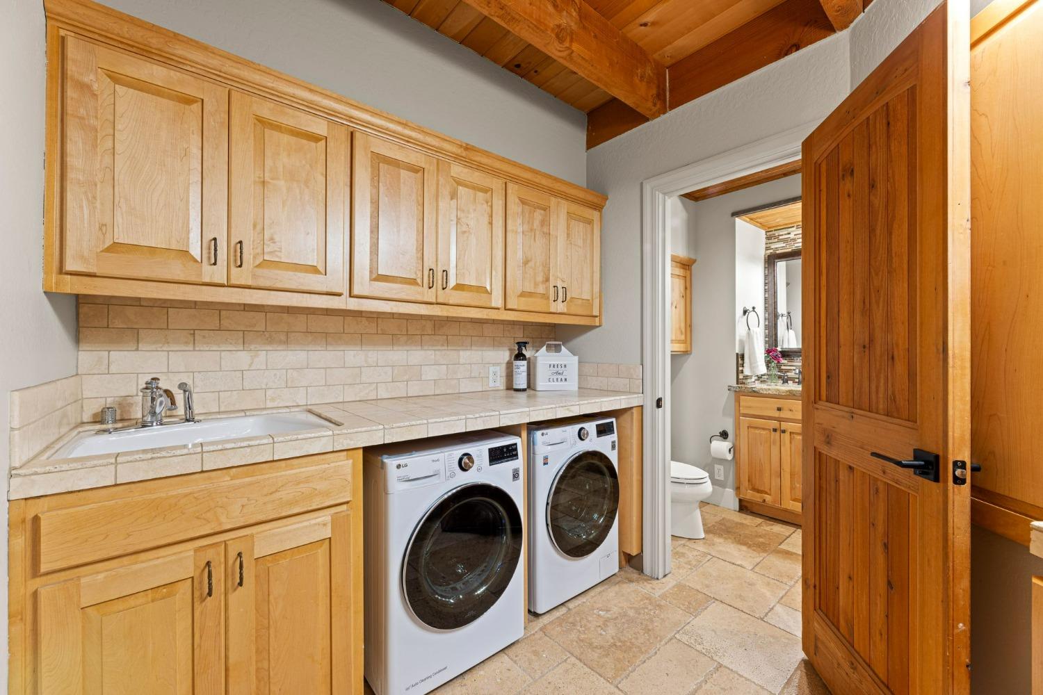 6271 Mr Magpie Court