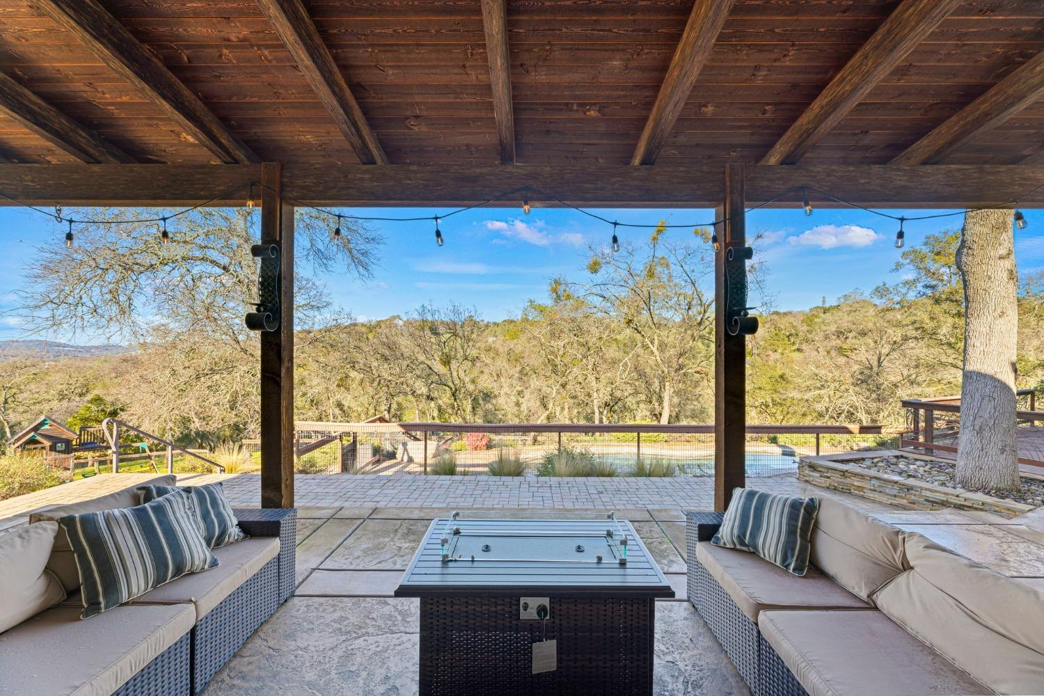 6271 Mr Magpie Court