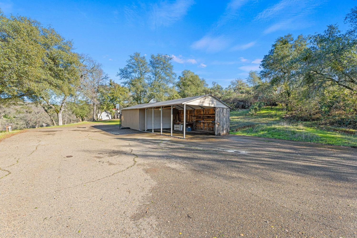 6271 Mr Magpie Court