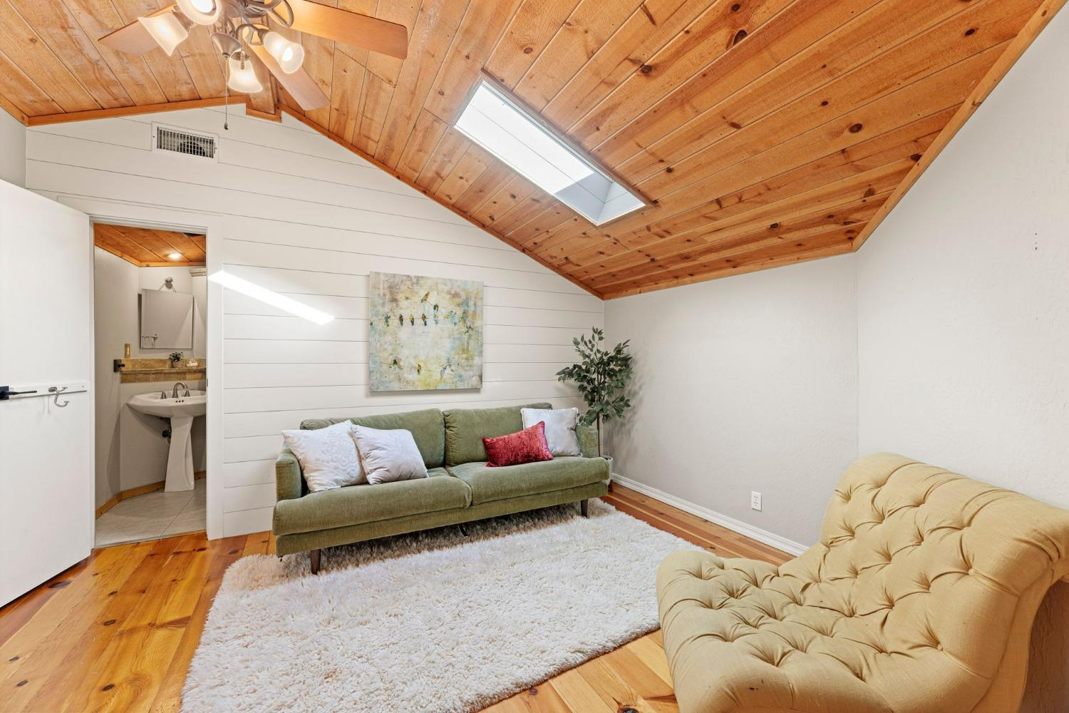 6271 Mr Magpie Court