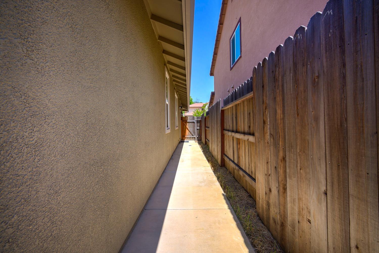 571 Willow Ridge Court