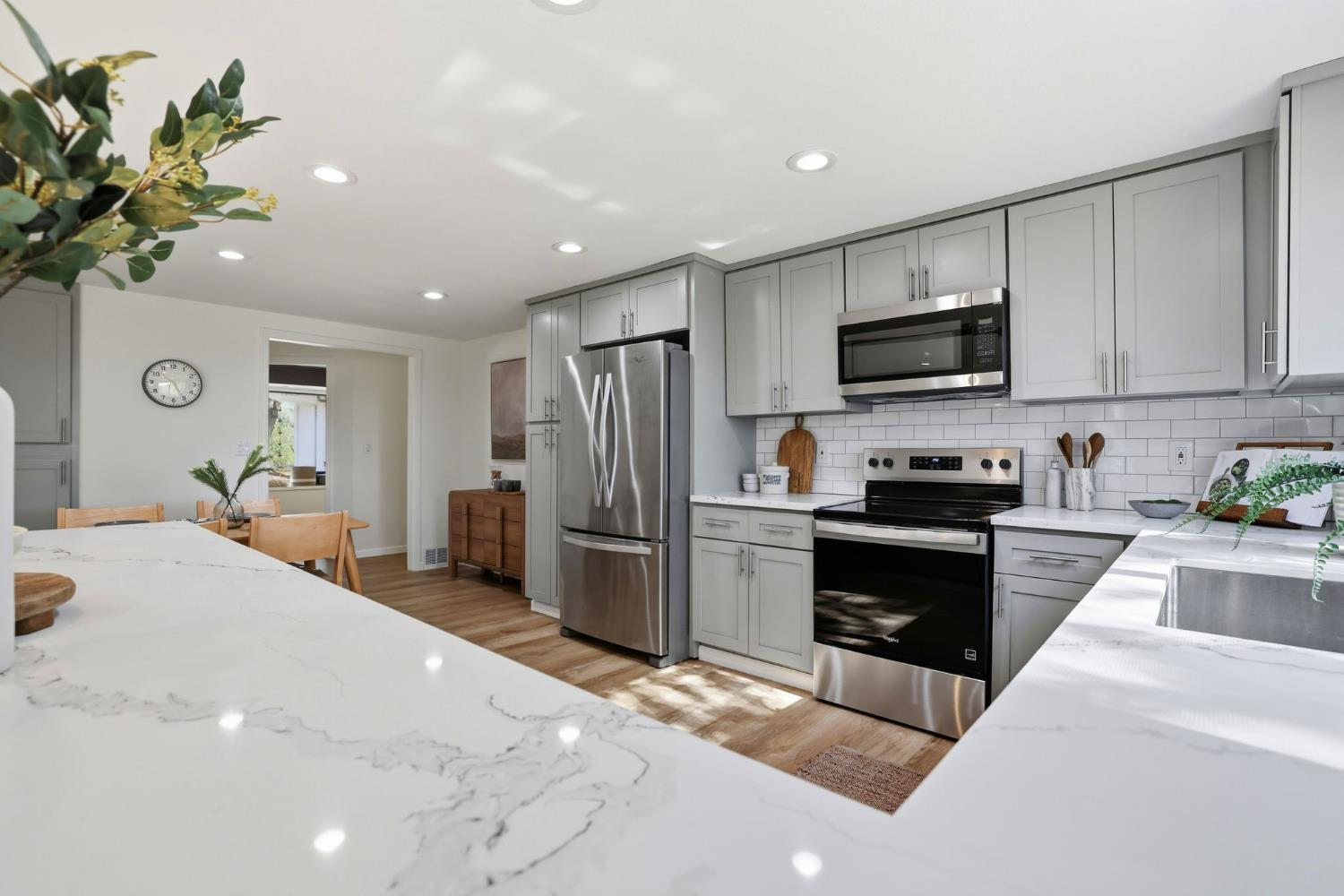 2730 Golden Fawn Trail