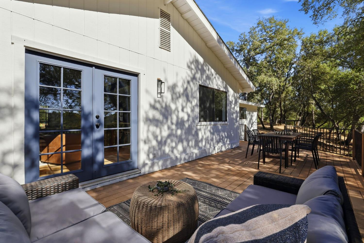 2730 Golden Fawn Trail