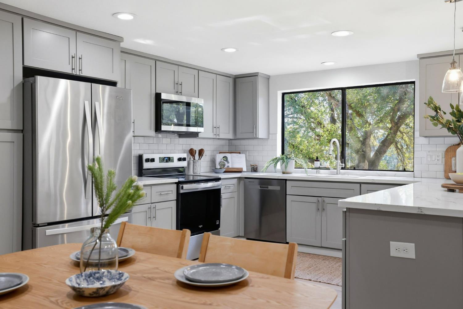 2730 Golden Fawn Trail