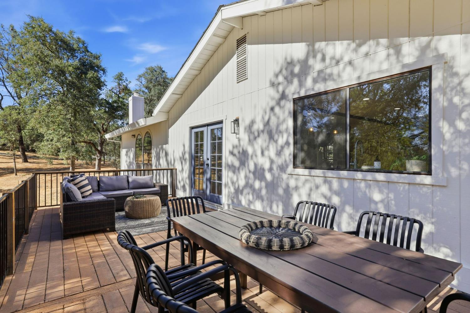 2730 Golden Fawn Trail
