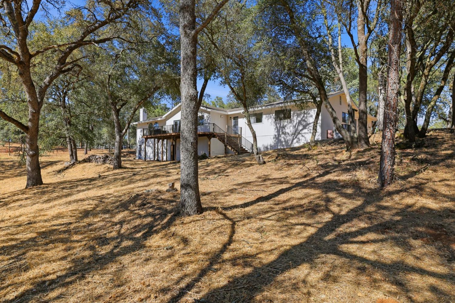 2730 Golden Fawn Trail