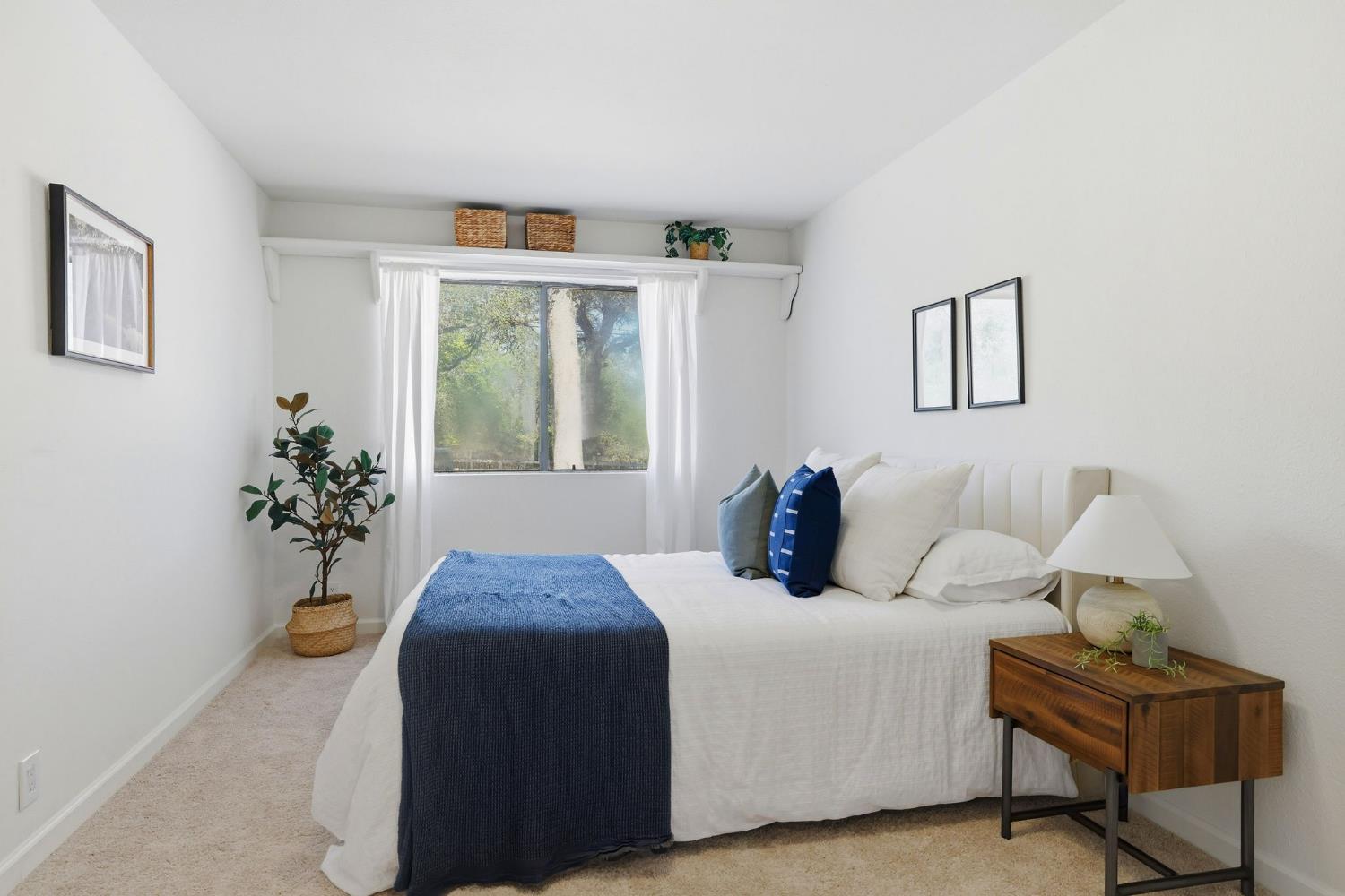 2730 Golden Fawn Trail