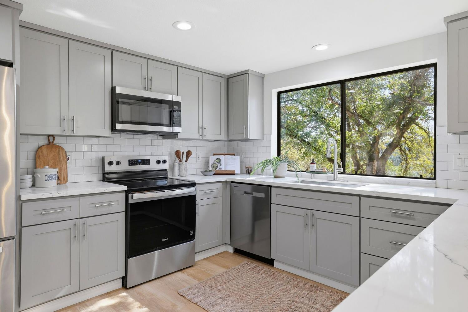 2730 Golden Fawn Trail