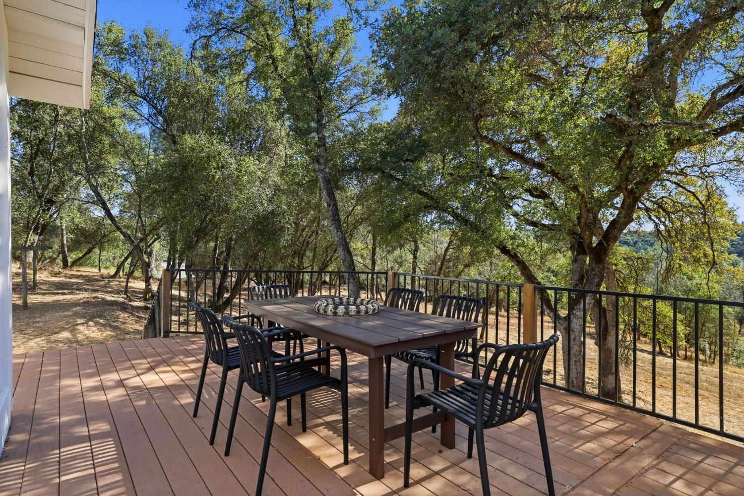 2730 Golden Fawn Trail