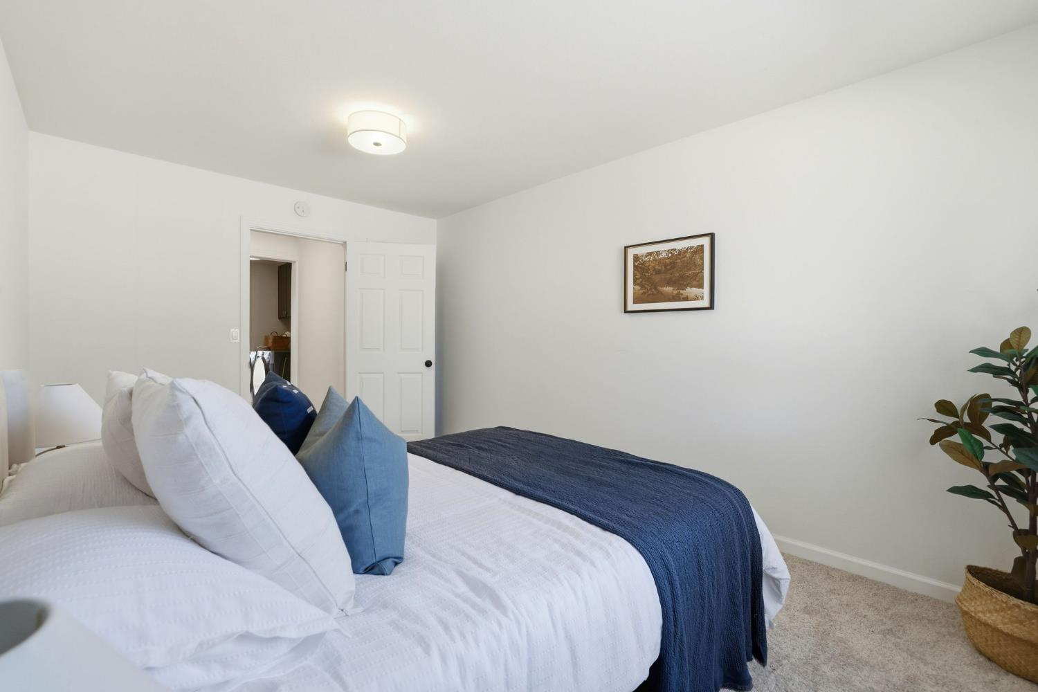 2730 Golden Fawn Trail