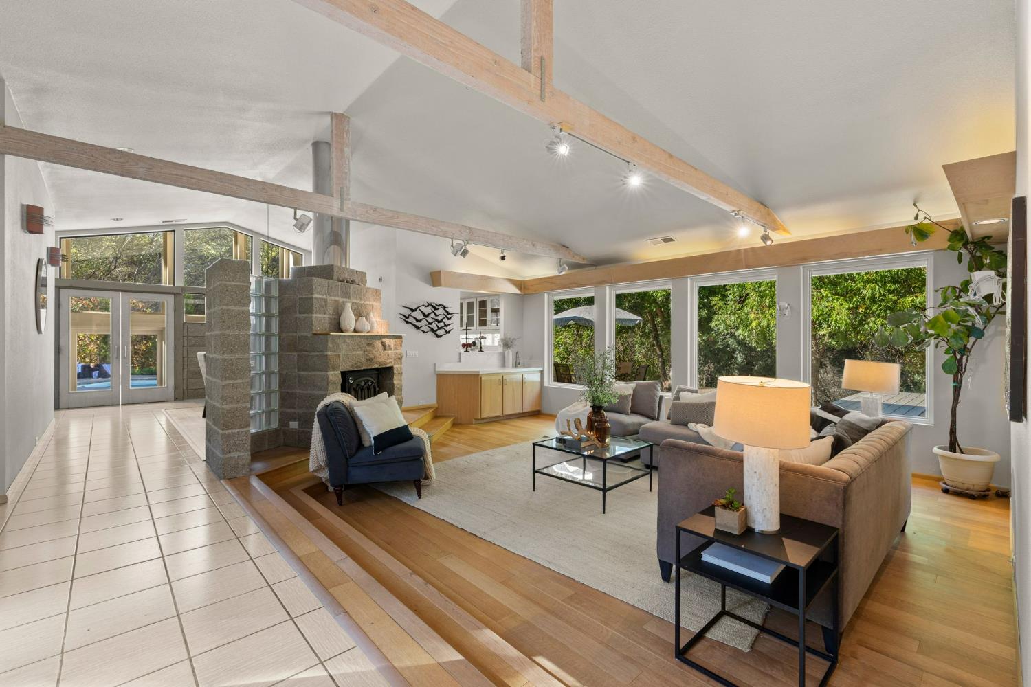 1730 Larelyn Lane