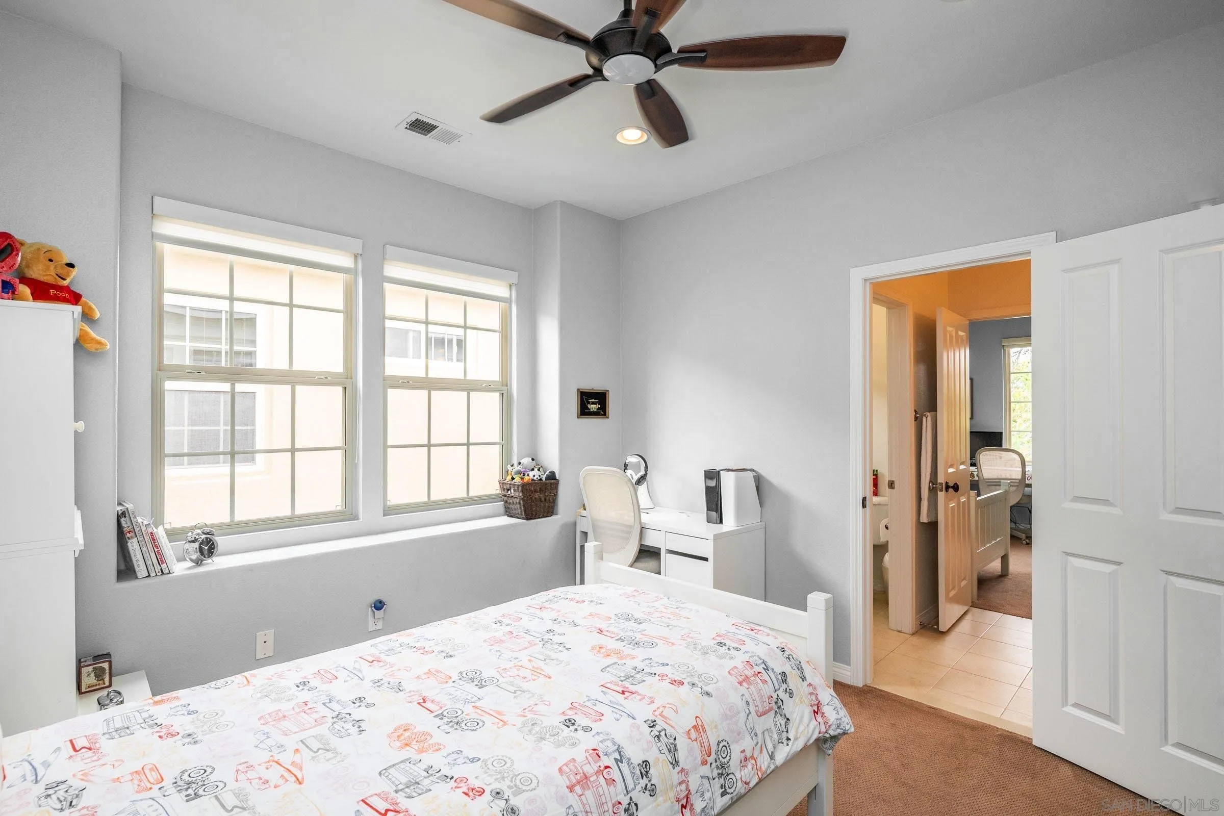 5621 Shasta Daisy Trl