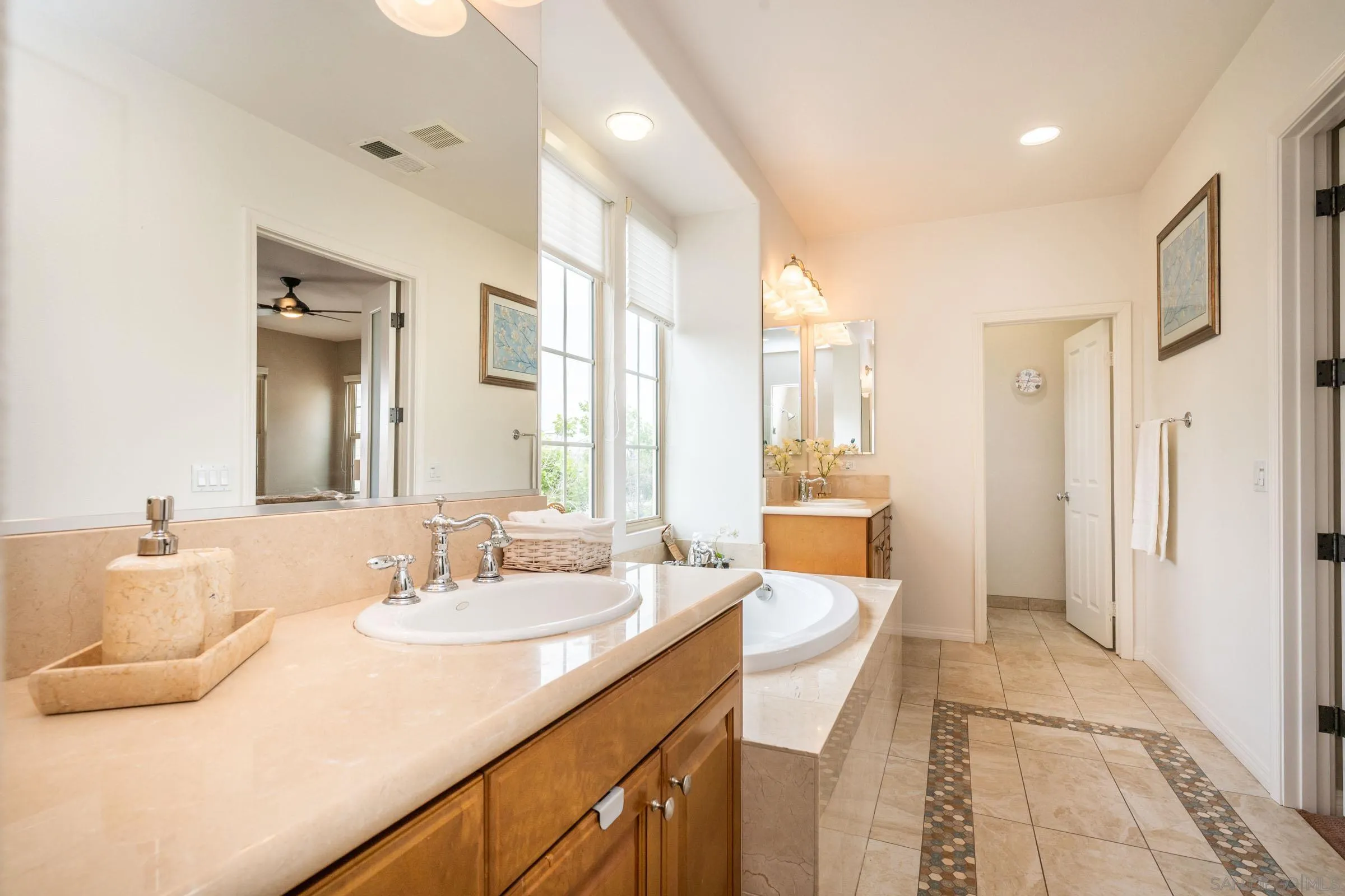 5621 Shasta Daisy Trl