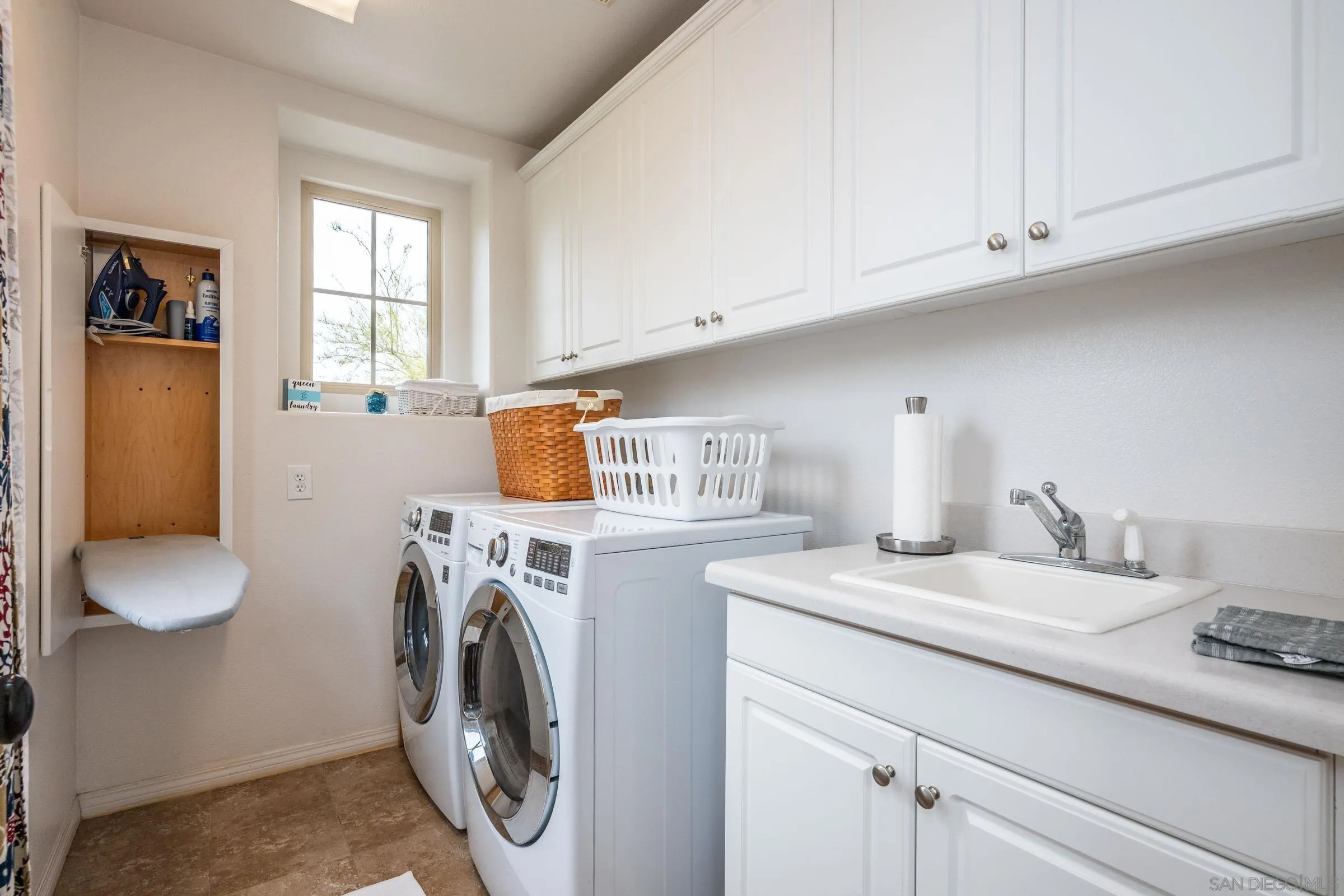 5621 Shasta Daisy Trl