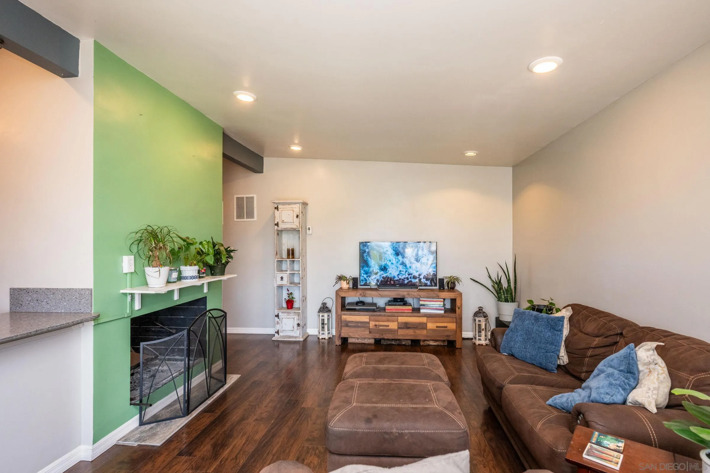 1002 Cuyamaca Ave