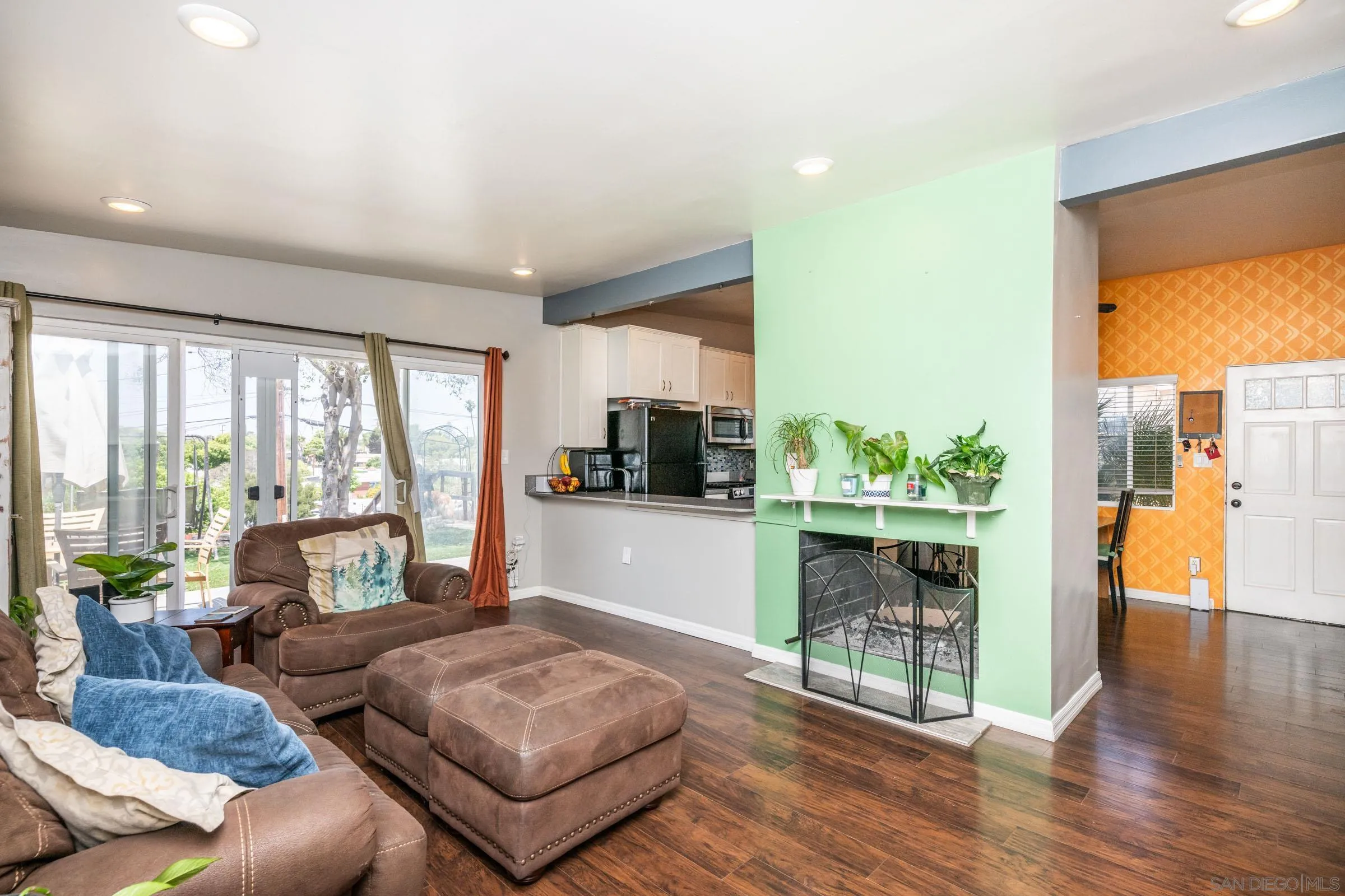 1002 Cuyamaca Ave