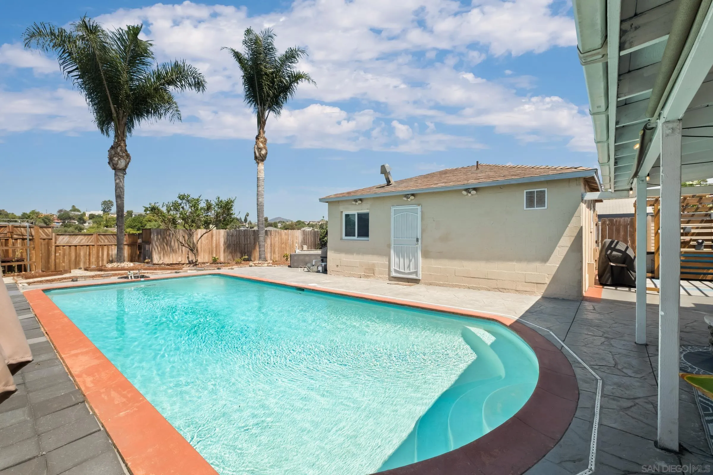 7572 Sturgess Ave, La Mesa