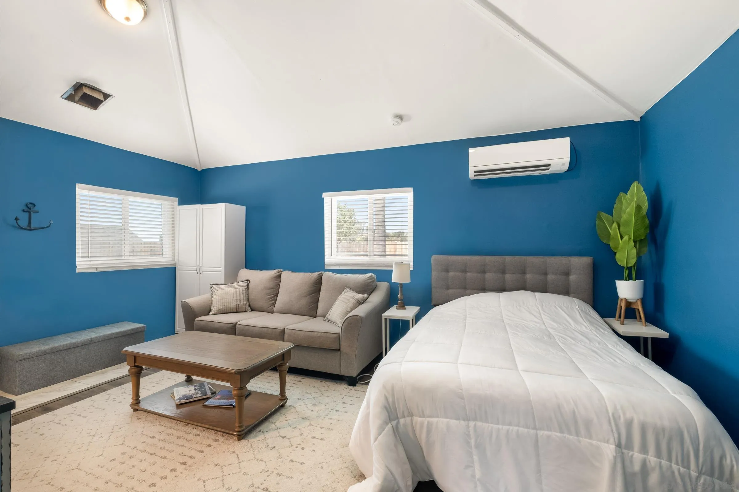 7572 Sturgess Ave, La Mesa