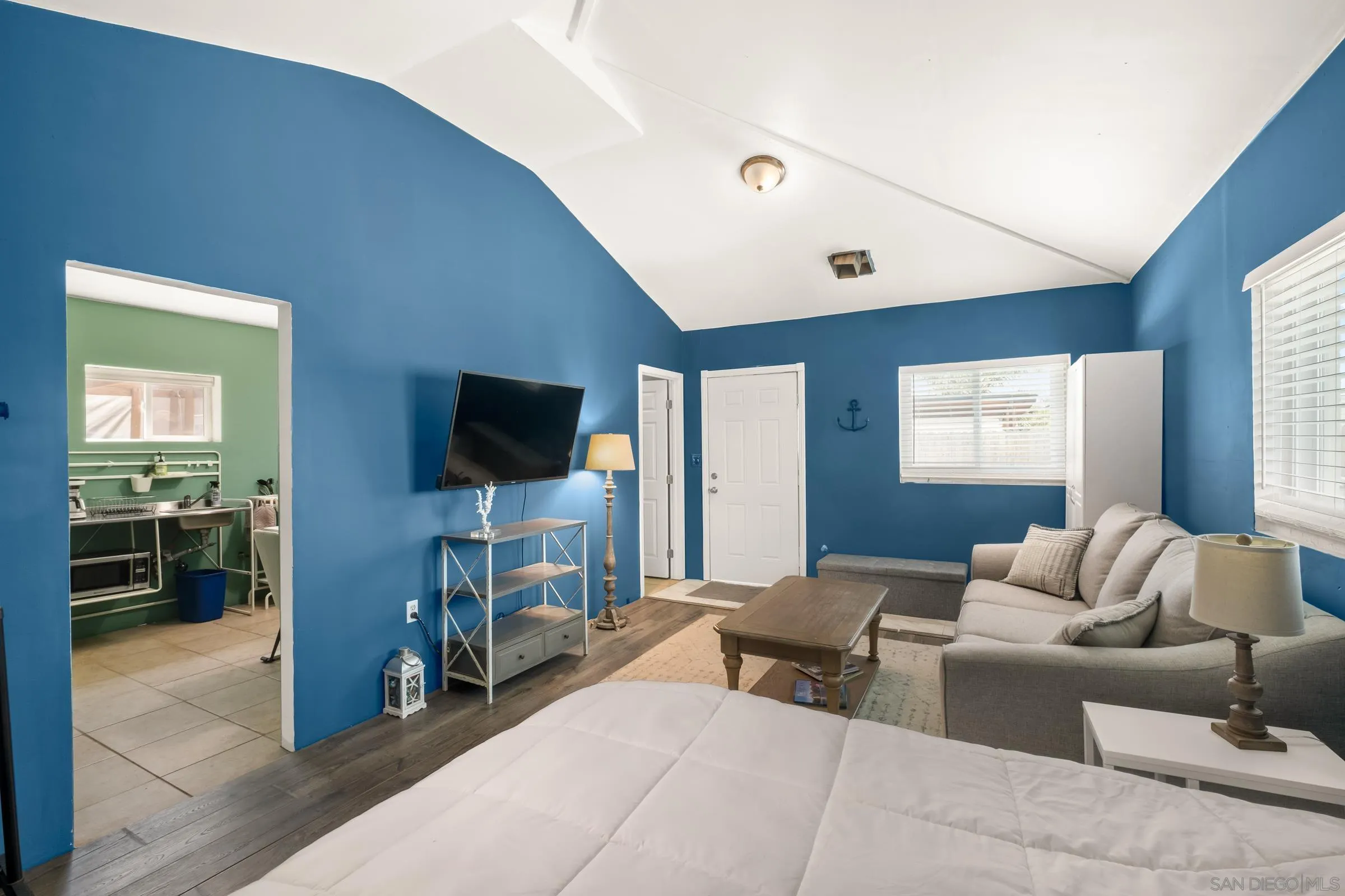 7572 Sturgess Ave, La Mesa