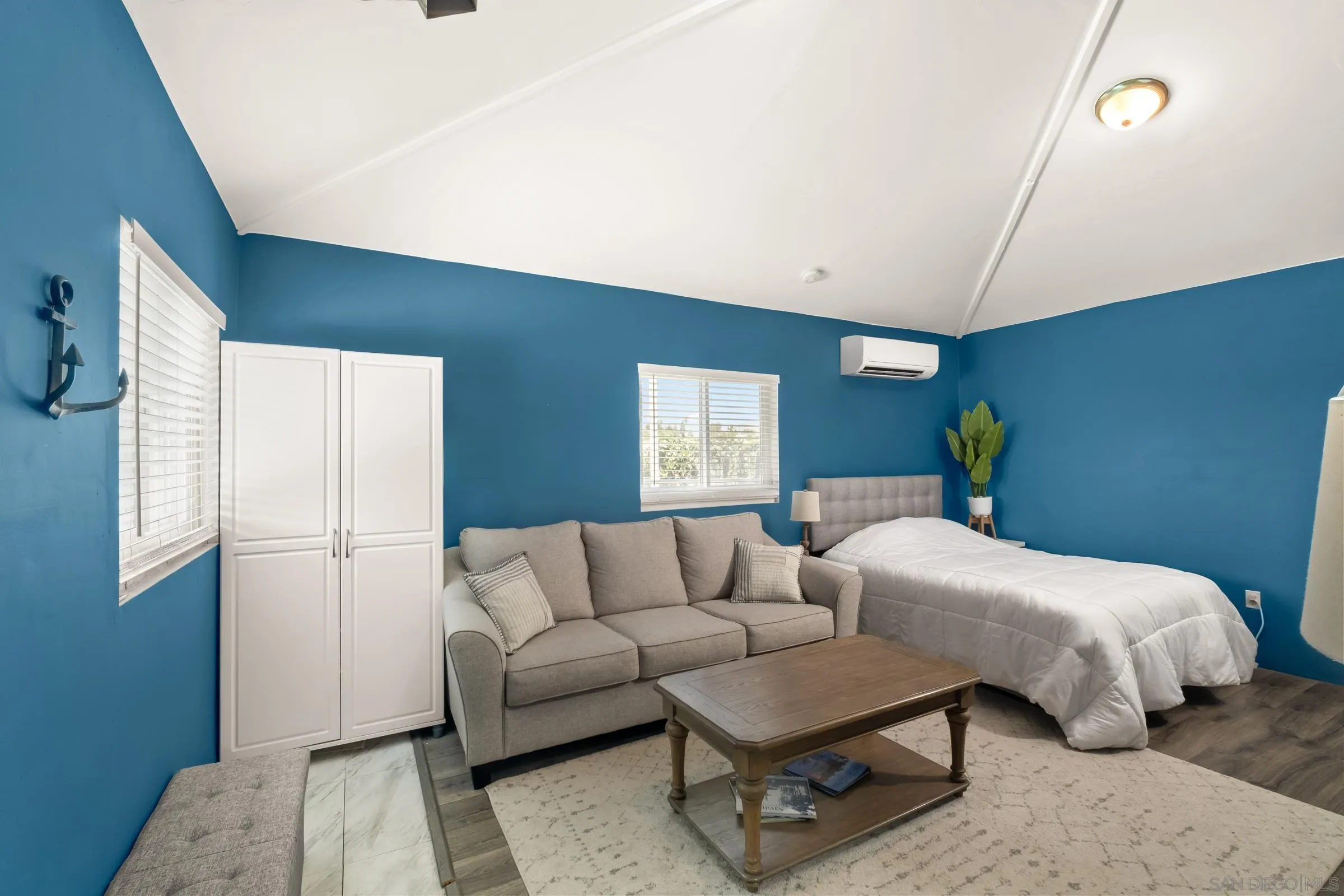 7572 Sturgess Ave, La Mesa