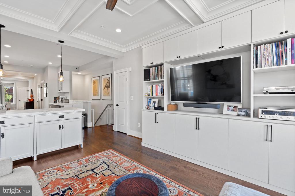 3910 8TH STREET NW Unit: 2