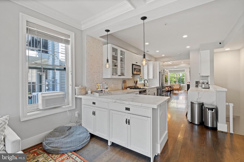 3910 8TH STREET NW Unit: 2
