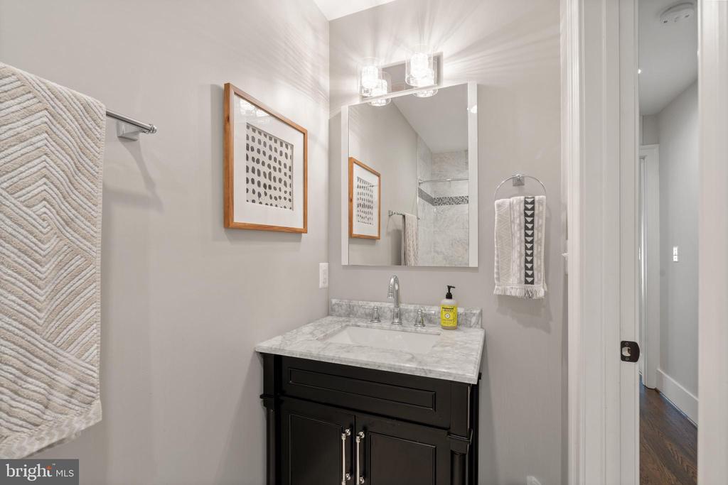 3910 8TH STREET NW Unit: 2