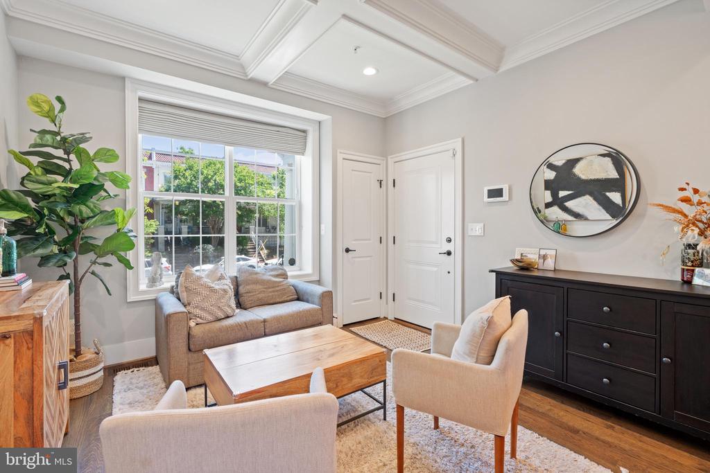 3910 8TH STREET NW Unit: 2