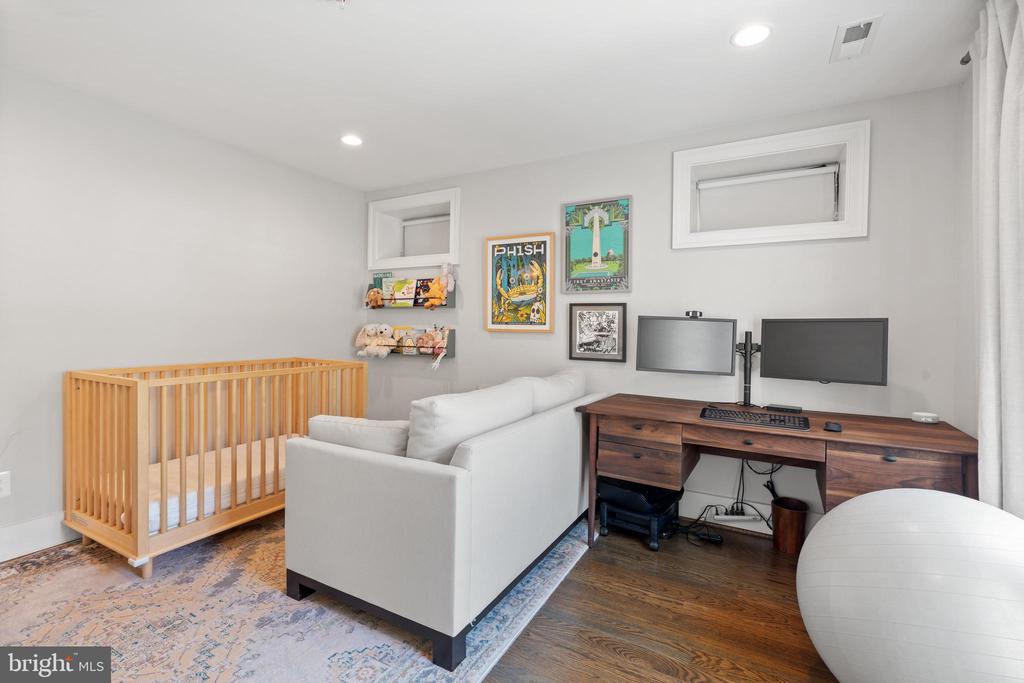 3910 8TH STREET NW Unit: 2
