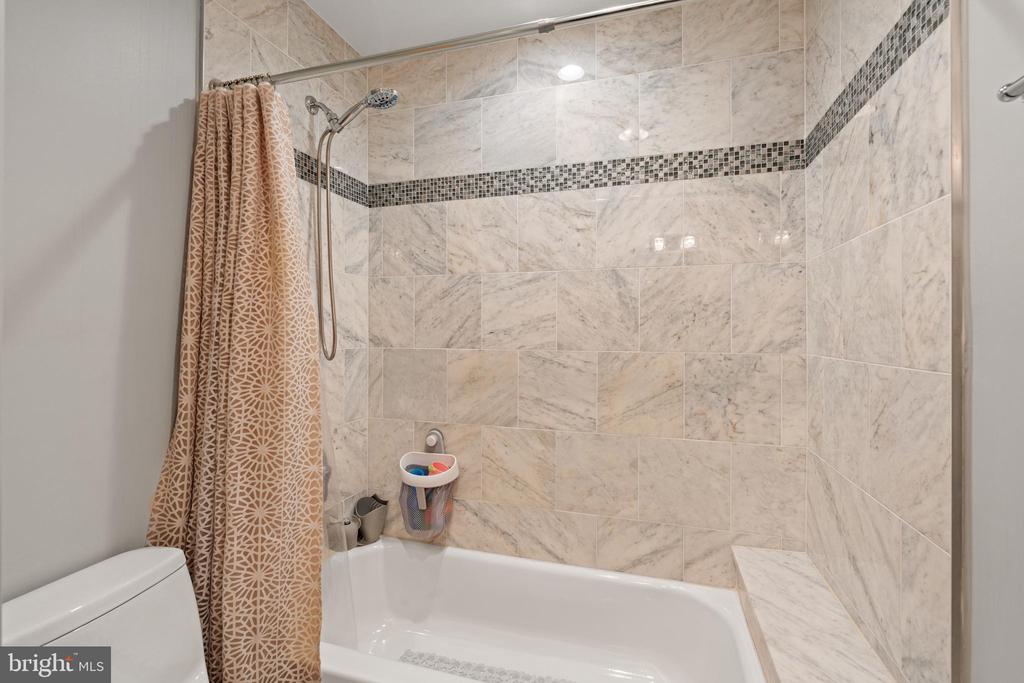 3910 8TH STREET NW Unit: 2