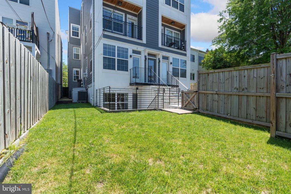 3910 8TH STREET NW Unit: 2
