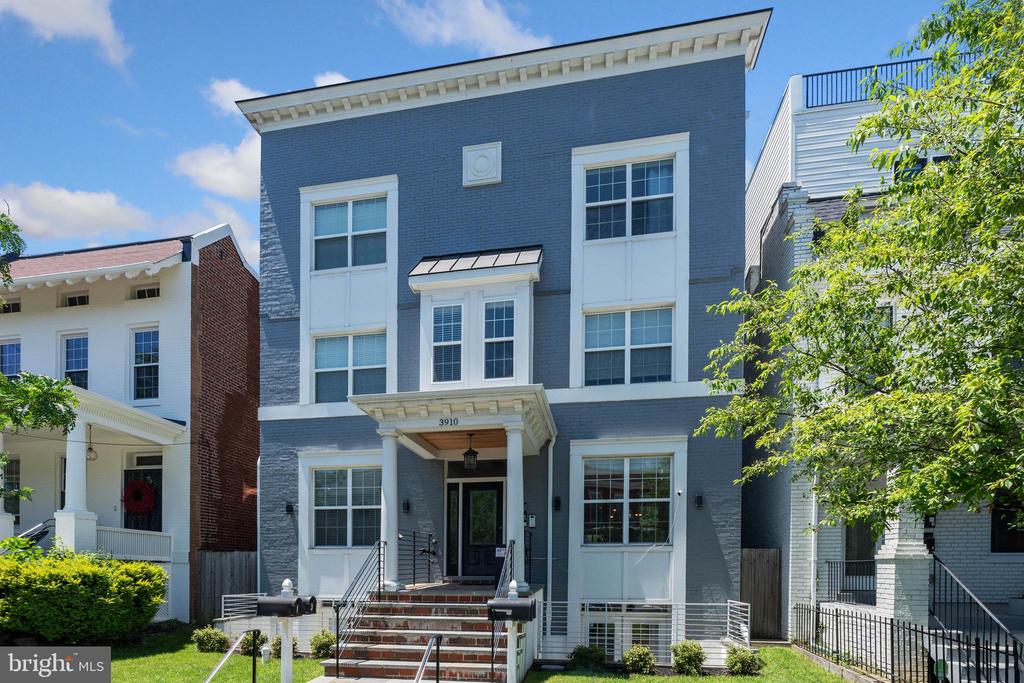 3910 8TH STREET NW Unit: 2