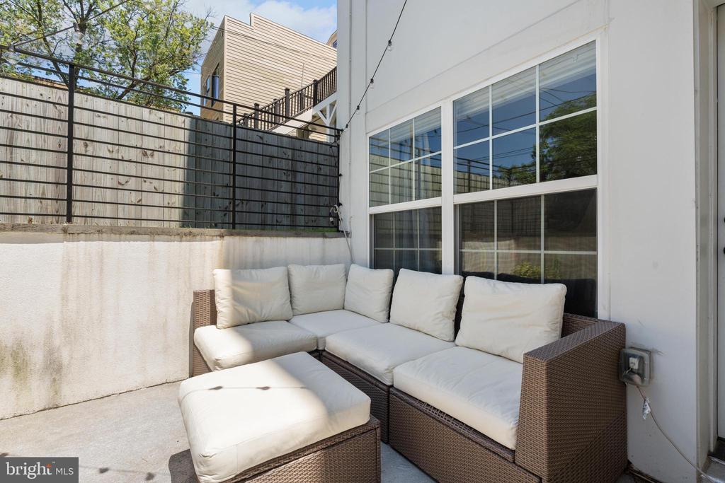 3910 8TH STREET NW Unit: 2