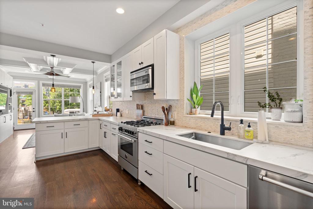 3910 8TH STREET NW Unit: 2