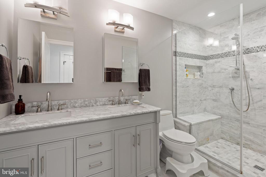 3910 8TH STREET NW Unit: 2