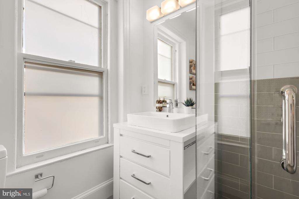 1725 17TH STREET NW Unit: 405
