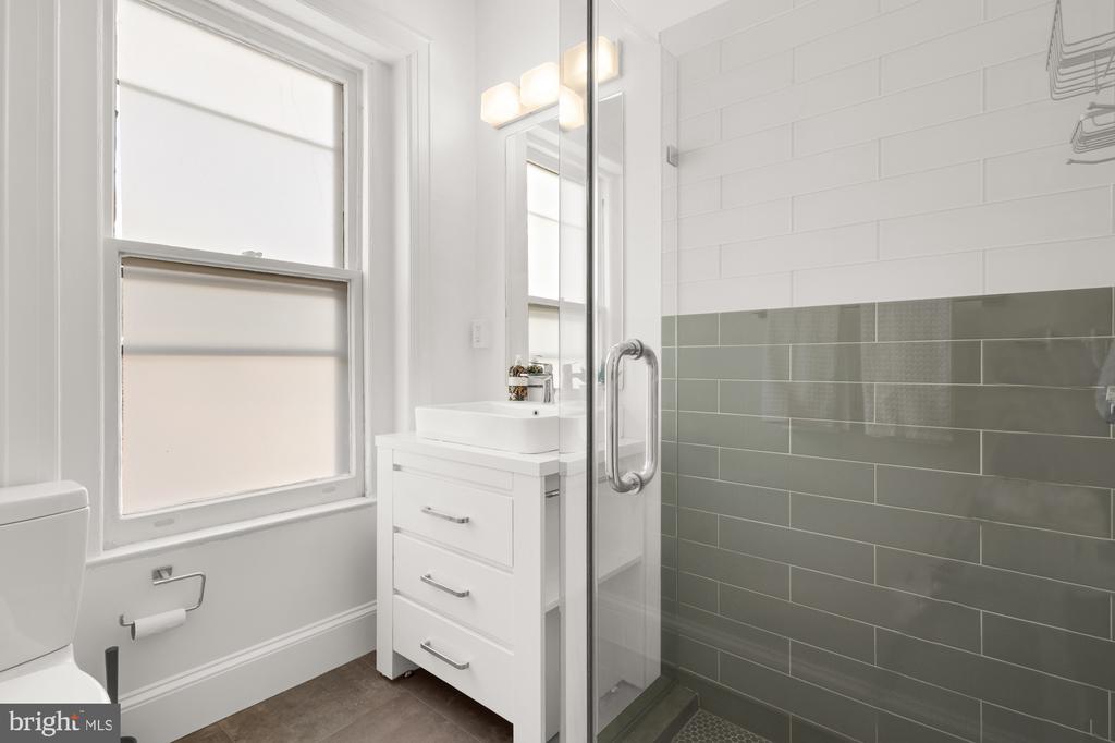 1725 17TH STREET NW Unit: 405