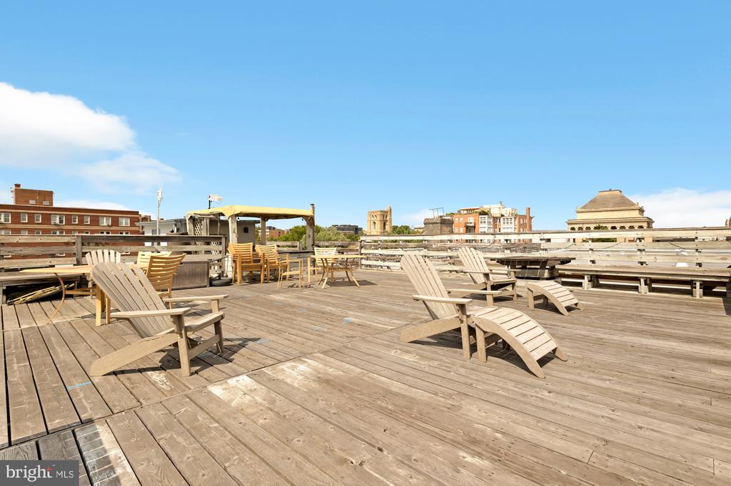 1725 17TH STREET NW Unit: 405